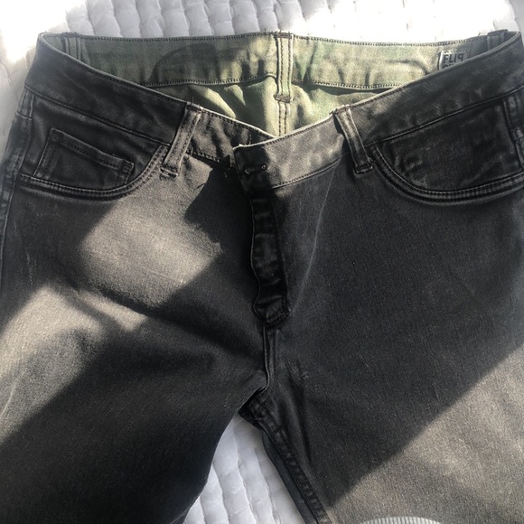 Flip Side Reversible Skinny Jeans - Picture 6 of 9